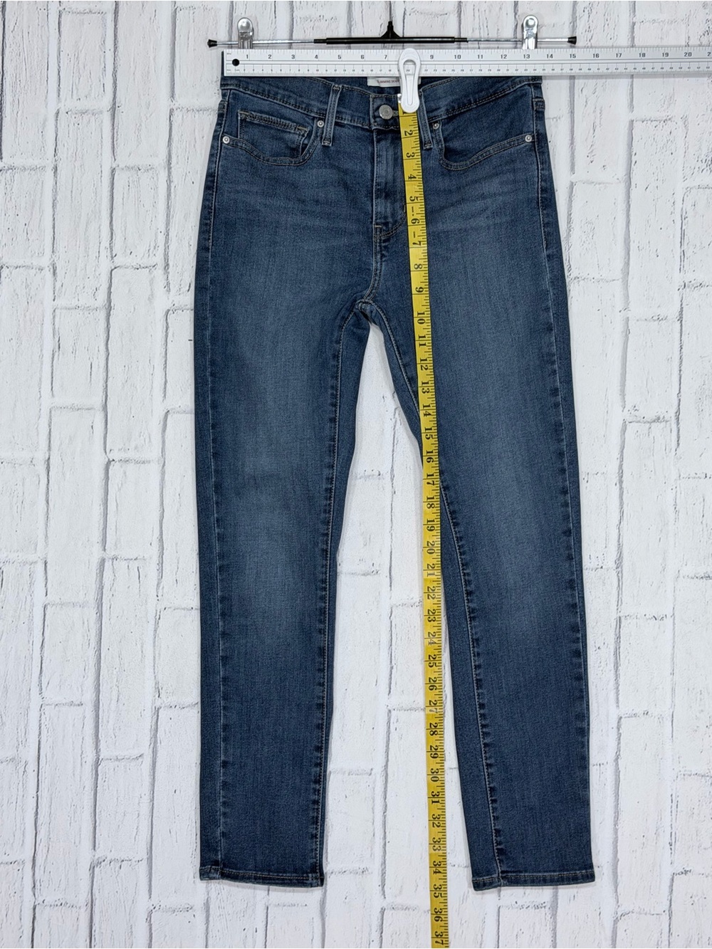 👖 Levi’s Slimming Skinny Jeans Dark Wash Stretch Denim Mid Rise - Picture 3 of 5